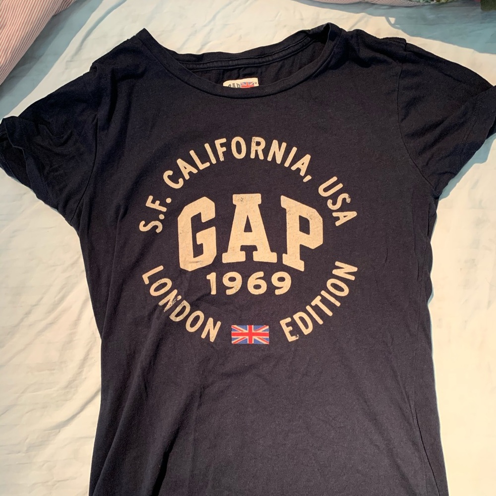 SALE ENDS 1/10: GAP blue tee